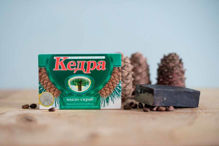 Мыло-скраб "Кедра" со скорлупой кедрового ореха на основе кедрового масла, 80 г.